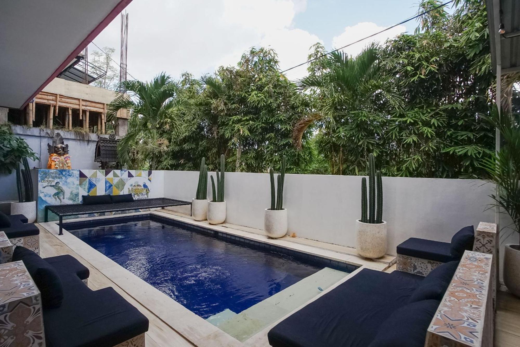 Margarita Surf Hostel Canggu Екстериор снимка